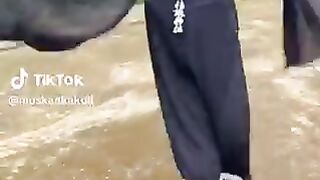 পিছনে দেখ