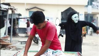Fake Ghost Attack VS Crazy Man
