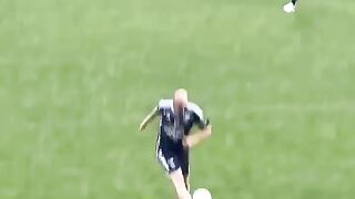 Zinedine ZiDAN skill in friendly match lagend player