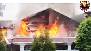 ক্রিকেটের মাশরাফির বাড়িতে আগুন