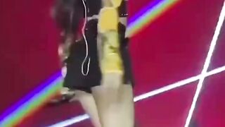 JungKook reaction when BalckPink Lisa Pinch Her Eyes into Him