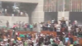 সংসদ_ভবনের_ভিতরের_অবস্থ_
