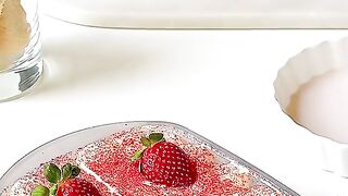 Strawberry Tiramisu - ✨ MUST TRY ✨ ????????????