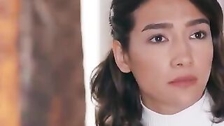 অনেক চেষ্টা করেও কথাটা বলতে পারছে না দেমির