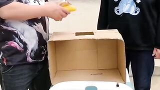 Wow_What_A_Magic__#magic_#chinese_#funny_#prank_#video_#watch_.mp4Funny????????????????????????????????????
