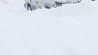 Risky drive in snow ❄️