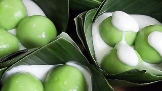 Putri Mandi Cake Coconut Unti