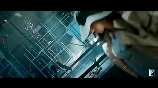 Kamli_Song___Dhoom_3___Katrina_Kaif,__Aamir_Khan___Sunidhi_Chauhan___Pritam___Amitabh_Bhattacharya(360p).