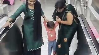 পরিস্থিতি যেমনই হোক না কোনো...  Camera on