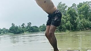 নদীর পারে আইসা আমার