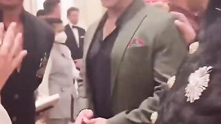 Age looking us salman khan short video