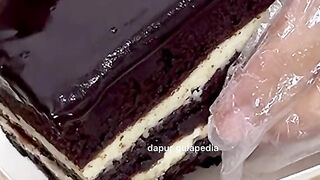 Really easy and really delicious ???? Cheese Cake Layered Brownies aka Brownies layered with cheese cake