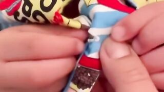 Aja: Oh, this is so difficult, Sus, just open it with Sus