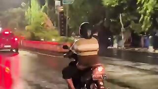 Motoran malam hari
