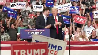 Trump praised Walz in 2020 for response to Floyd protests, audio shows.