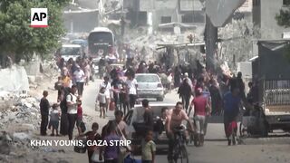 Thousands of Palestinians in Khan Younis forced to flee after Israeli military's order.