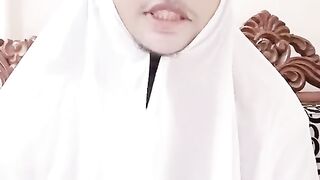এসব কি হচ্ছে????