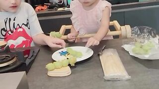Ameena and Arsy cook