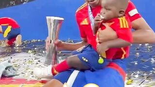 Lamin yamil and small brother
