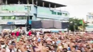 বঙ্গবন্ধুর সব ছবি ভেঙ্গে ফেলতাছে মানুষ রা আইহাই
