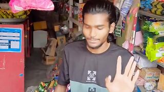 বন্ধু আইসক্রিম খাবি