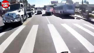 Funny WOMEN FAIL IN TRAFFIC