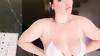 Beautiful girl musical moves