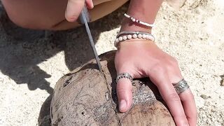 The_GiRL_survives_on_the_island_#camping_#survival_#bushcraft_#outdoors_#coffee
