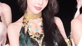 Asian . Fasion . 2