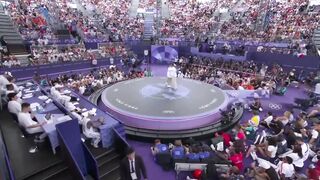 The entire breakdance performance of the 36-year-old