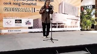 Old school market karaoke competition