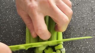 Super Salad Celery flower ????Garnish #SuperSalad #cuttingskills #fooddecoration