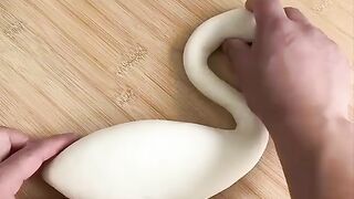 With just a few simple steps, you can make a goose bun. Have you learned how to make it
