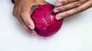 ড্রাগন ফল কেটে পরিবেশন করুন।