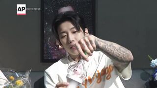 Jay Park shares the inspiration for his garlic-shaped light stick.