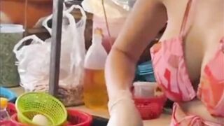 Lady Bangkok - Street Food in Thailand