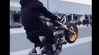 Tesla ????????