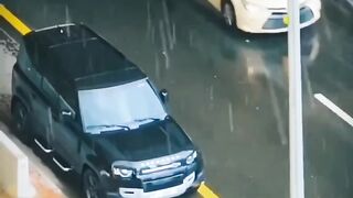 Barish sabhi k liye aik jasi nahi hoti