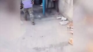 КАДРИ ОТ ЗАВЛАДЕНИТЕ СКЛАДОВЕ КРАЙ СУДЖА