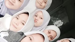 senior high school girl group asian girl