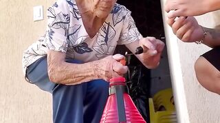 الجدة وخلعتها