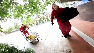PARKOUR VS MONEY HEIST! 6