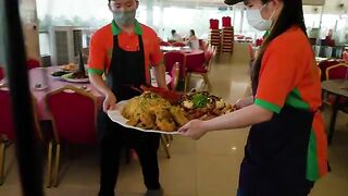8KG Lobster Fried Rice Challenge in Desaru!  $1200 Fried Rice!  Last Day of Malaysia Food Tour!
