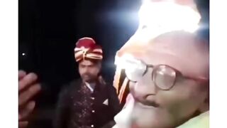 Gandhi lot Aya