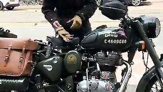 Who’s more vintage Rider or ride… Royal Enfield Classic 500