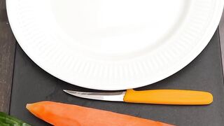 Super Salad Carrot Flower & Cucumber Garnish #SuperSalad #cuttingskills #fooddecoration