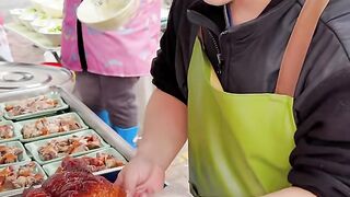 6 yuan for a serving of roast duck noodles at a roadside stall, this portion is too much!