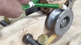 Handmade a New style Slingshot _ Craft design