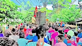 আমরা য়খন   পিনিকে থাকি