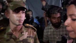 সাহসী ছাত্রী' শাসিয়ে দিলেন পুলিশকে